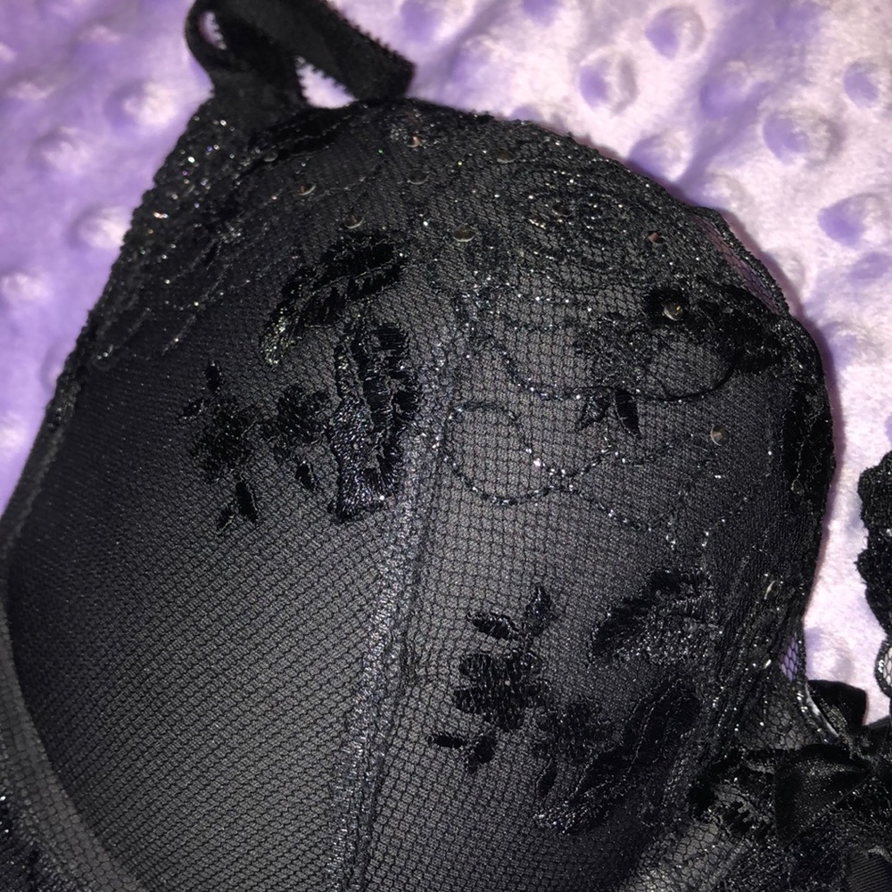 VS Bra - Picture 2 of 3